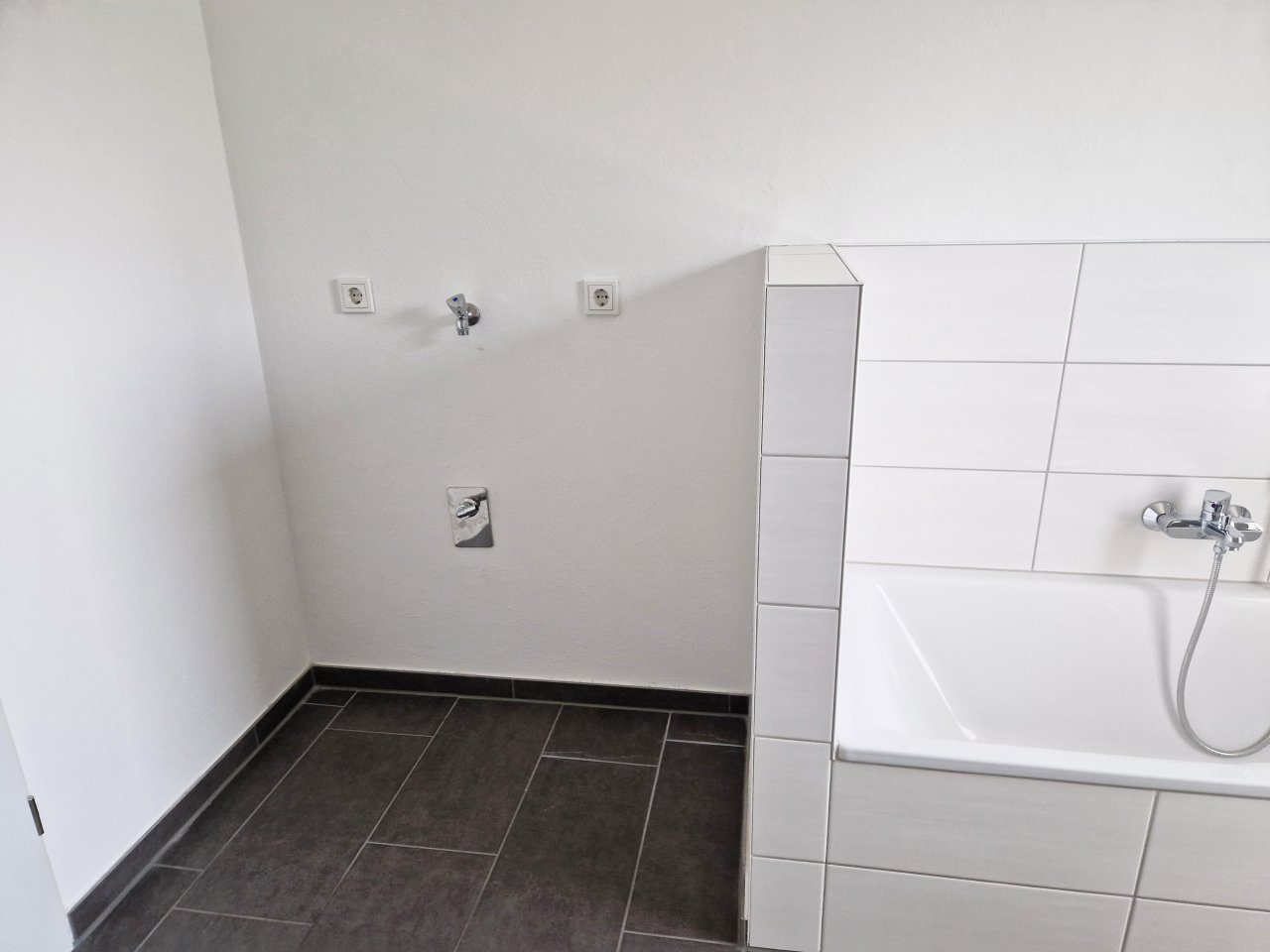 **vermietet** Barrierefreie Penthousewohnung in Löhne mit großer Dachterrasse, Fahrstuhl, Einbauküche und PKW-Stellplatz