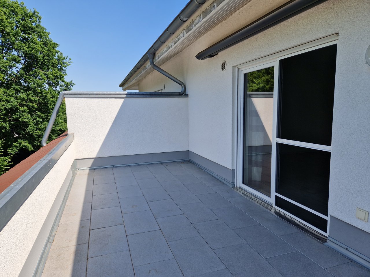 **vermietet** Barrierefreie Penthousewohnung in Löhne mit großer Dachterrasse, Fahrstuhl, Einbauküche und PKW-Stellplatz