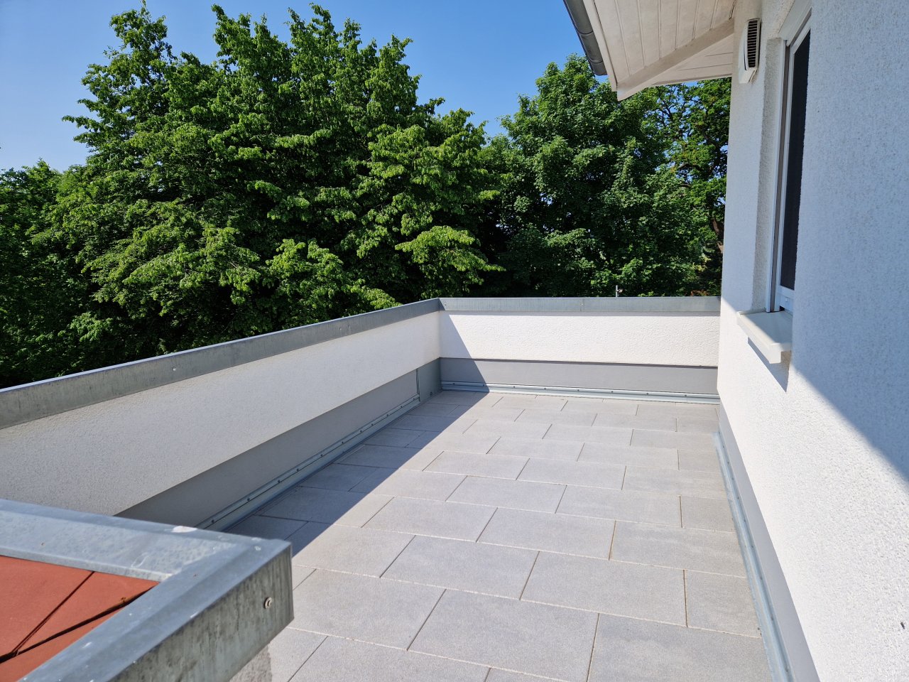 **vermietet** Barrierefreie Penthousewohnung in Löhne mit großer Dachterrasse, Fahrstuhl, Einbauküche und PKW-Stellplatz