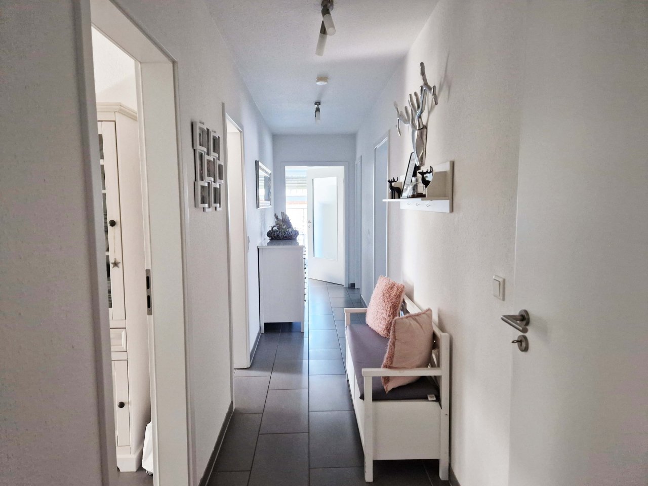**verkauft** Geschmackvoll, modern, seniorengerecht + 32 m² Dachgeschossfläche