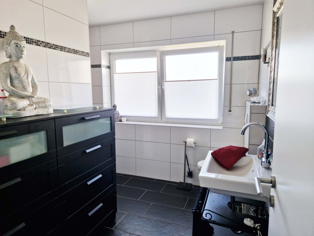 **verkauft** Geschmackvoll, modern, seniorengerecht + 32 m² Dachgeschossfläche
