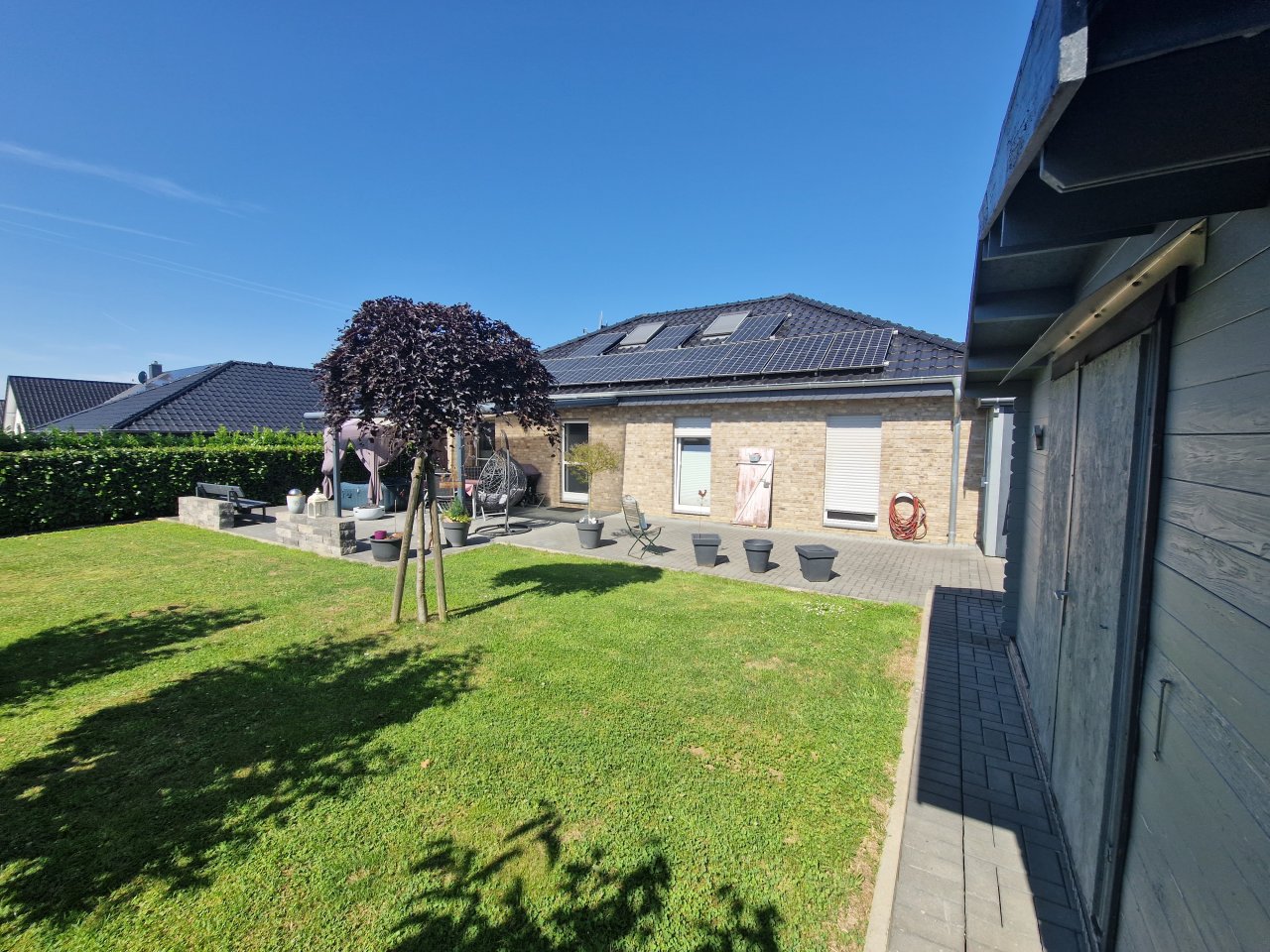 **verkauft** Geschmackvoll, modern, seniorengerecht + 32 m² Dachgeschossfläche