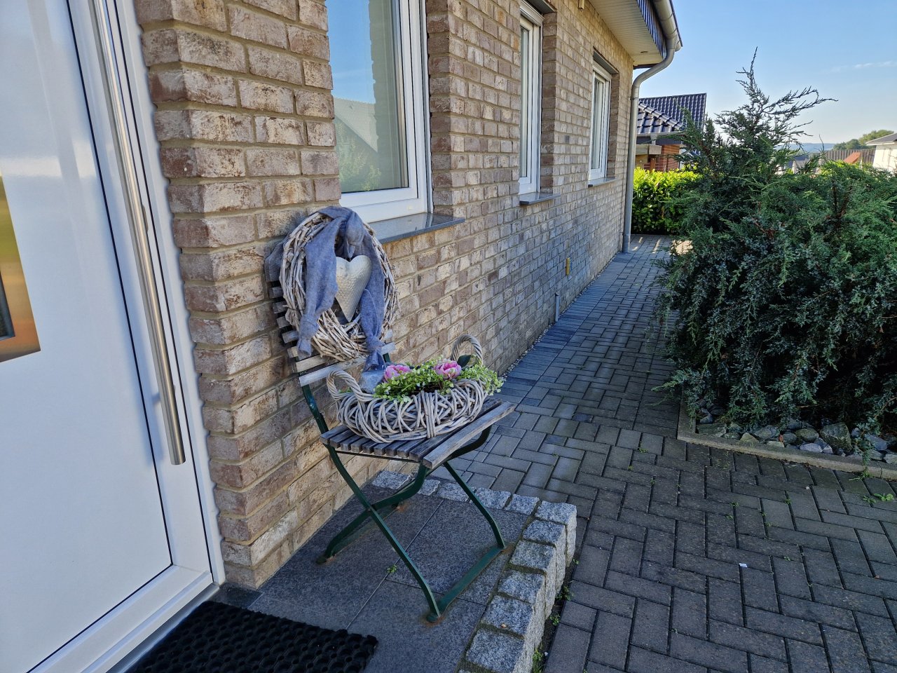 **verkauft** Geschmackvoll, modern, seniorengerecht + 32 m² Dachgeschossfläche