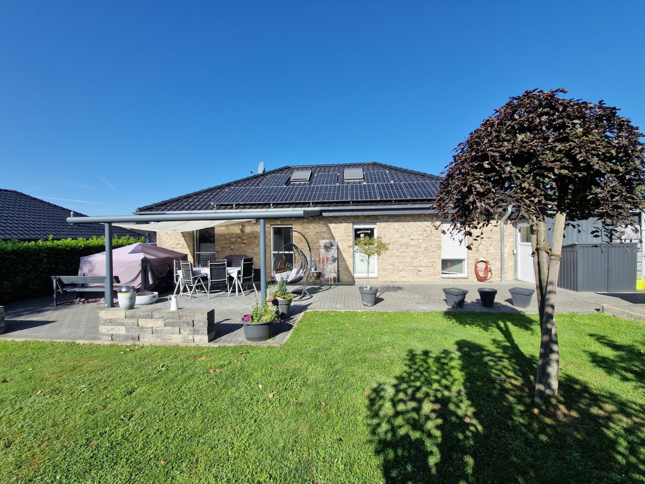**verkauft** Geschmackvoll, modern, seniorengerecht + 32 m² Dachgeschossfläche