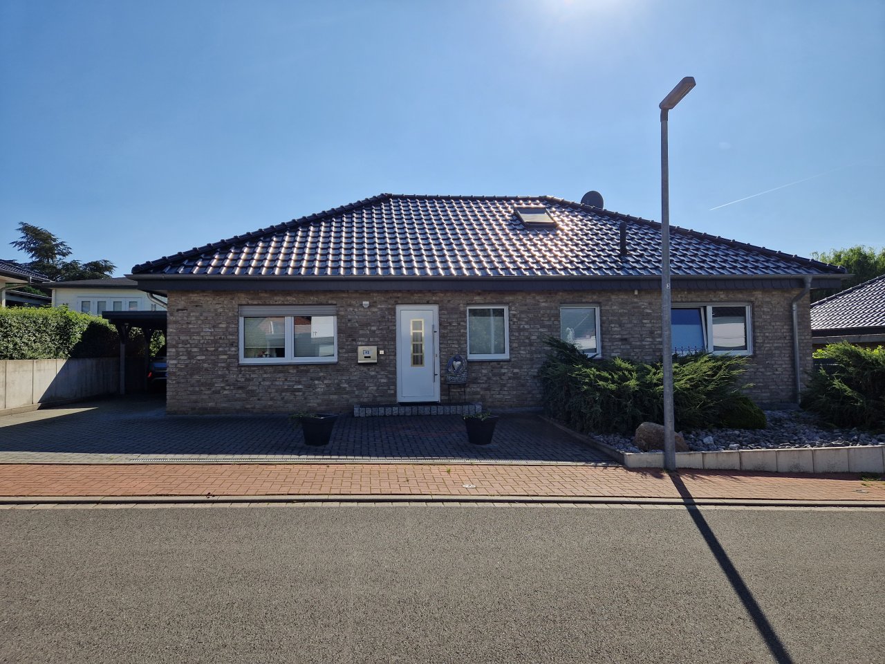 **verkauft** Geschmackvoll, modern, seniorengerecht + 32 m² Dachgeschossfläche