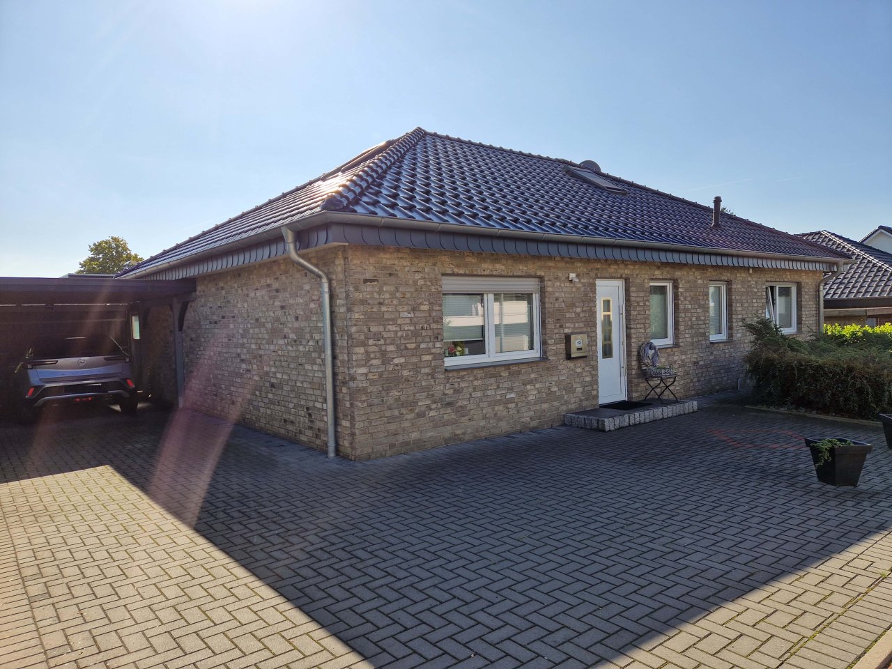 **verkauft** Geschmackvoll, modern, seniorengerecht + 32 m² Dachgeschossfläche