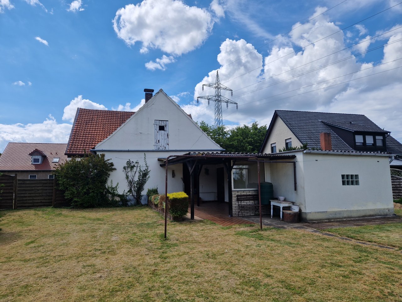 **verkauft**Sanierung oder Abriss... EFH auf großem Grundstück