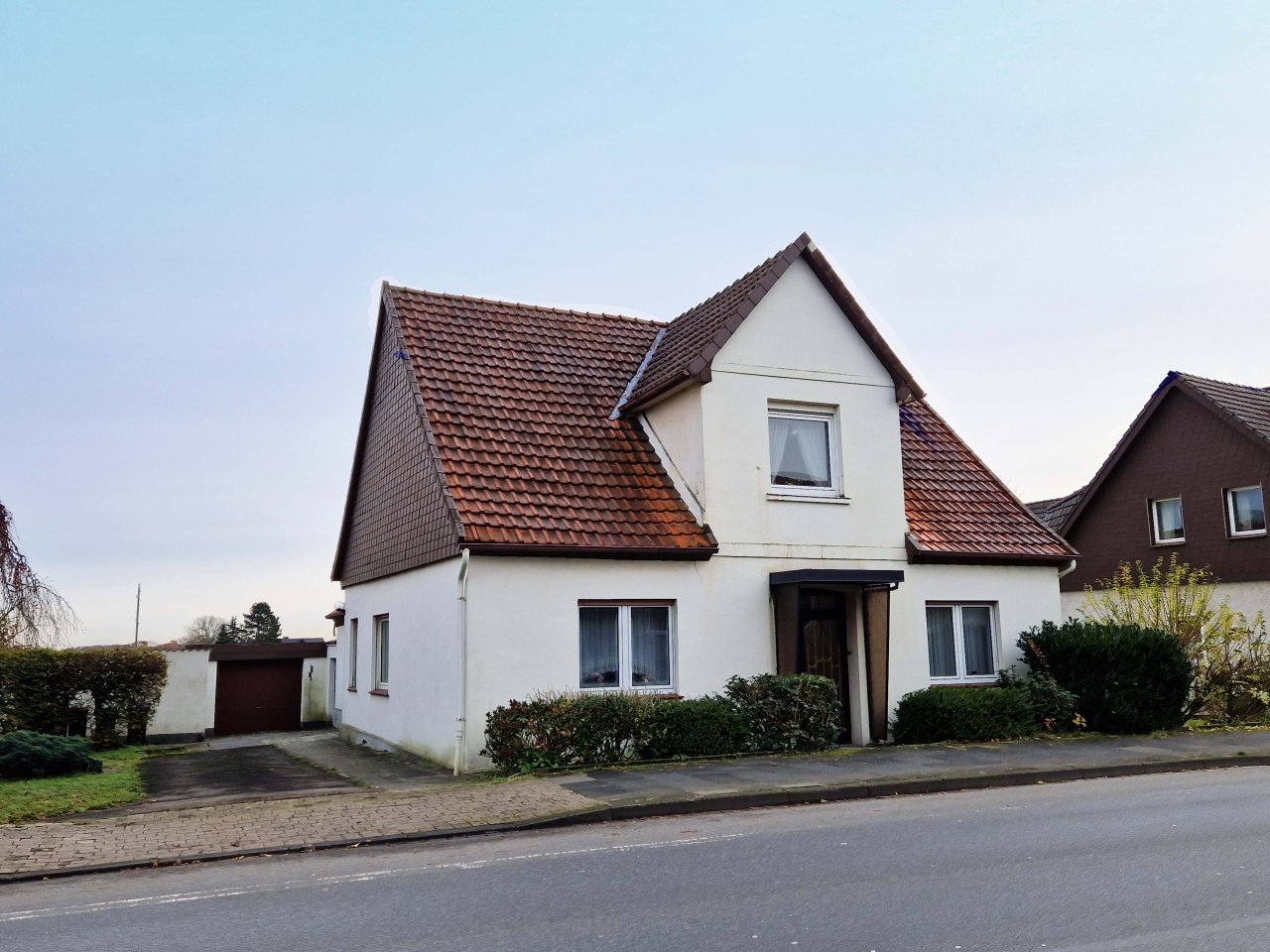 **verkauft** Großzügiges Baugrundstück mit Altbestand...