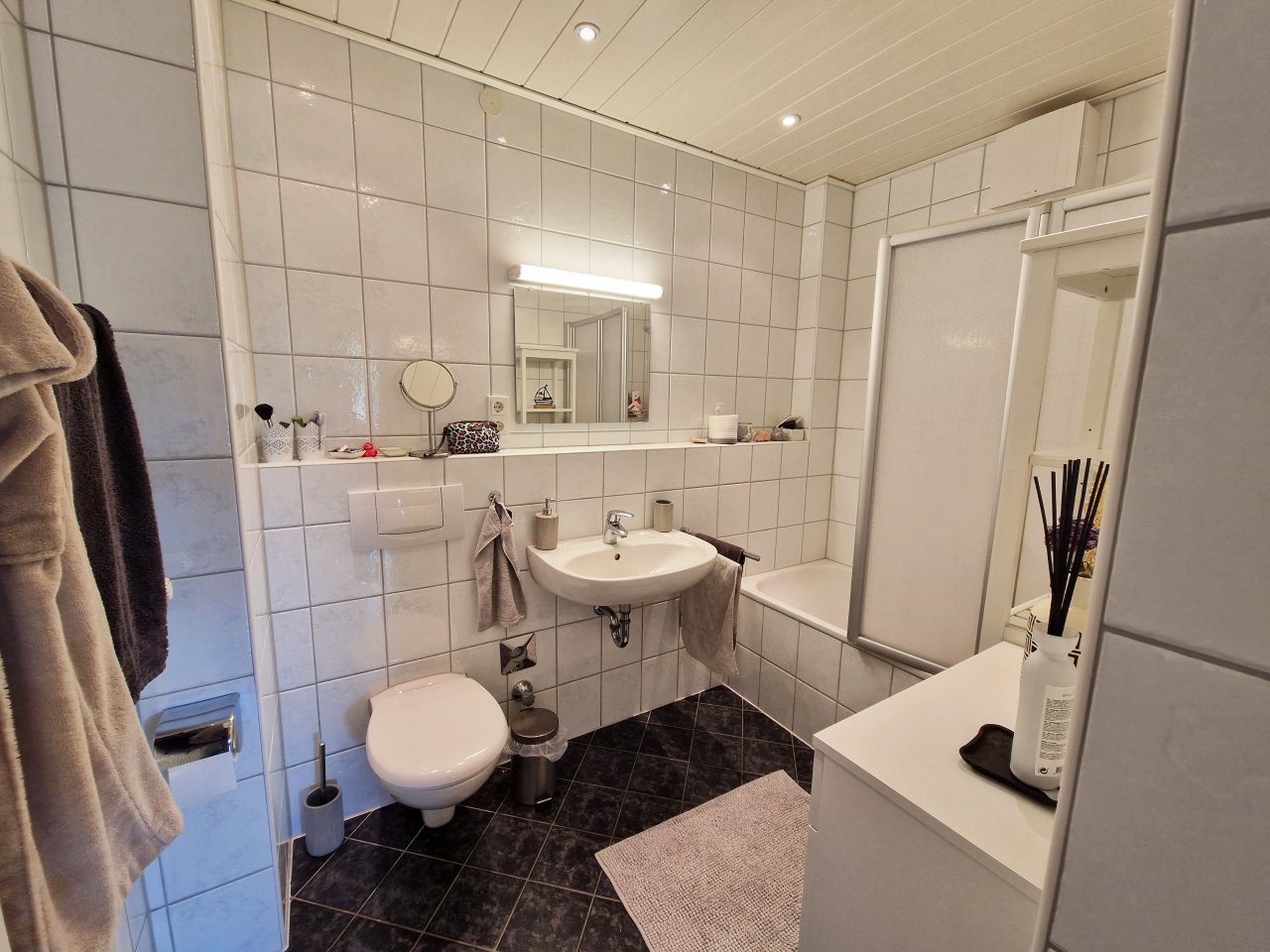 **verkauft** MFH mit 5 Wohneinheiten, ruhig und zentral gelegen...