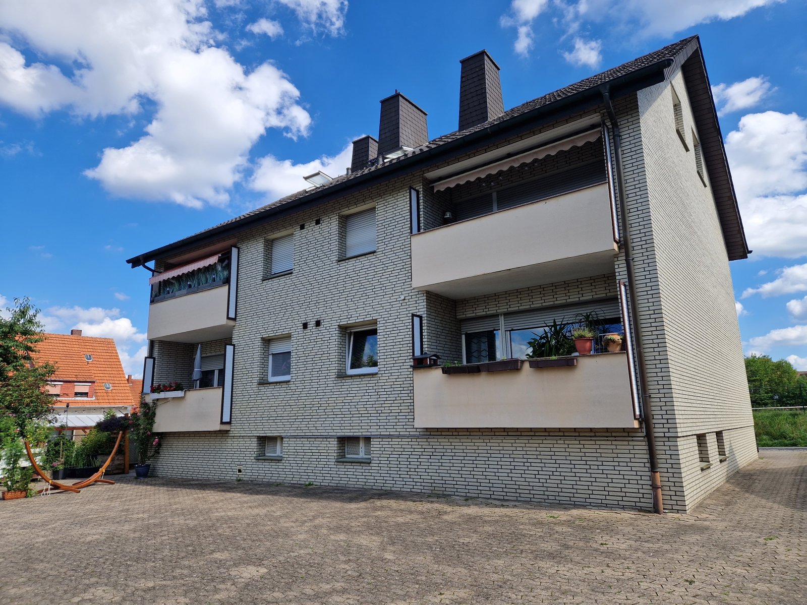 **verkauft**MFH mit 5 Wohneinheiten, ruhig und zentral gelegen...