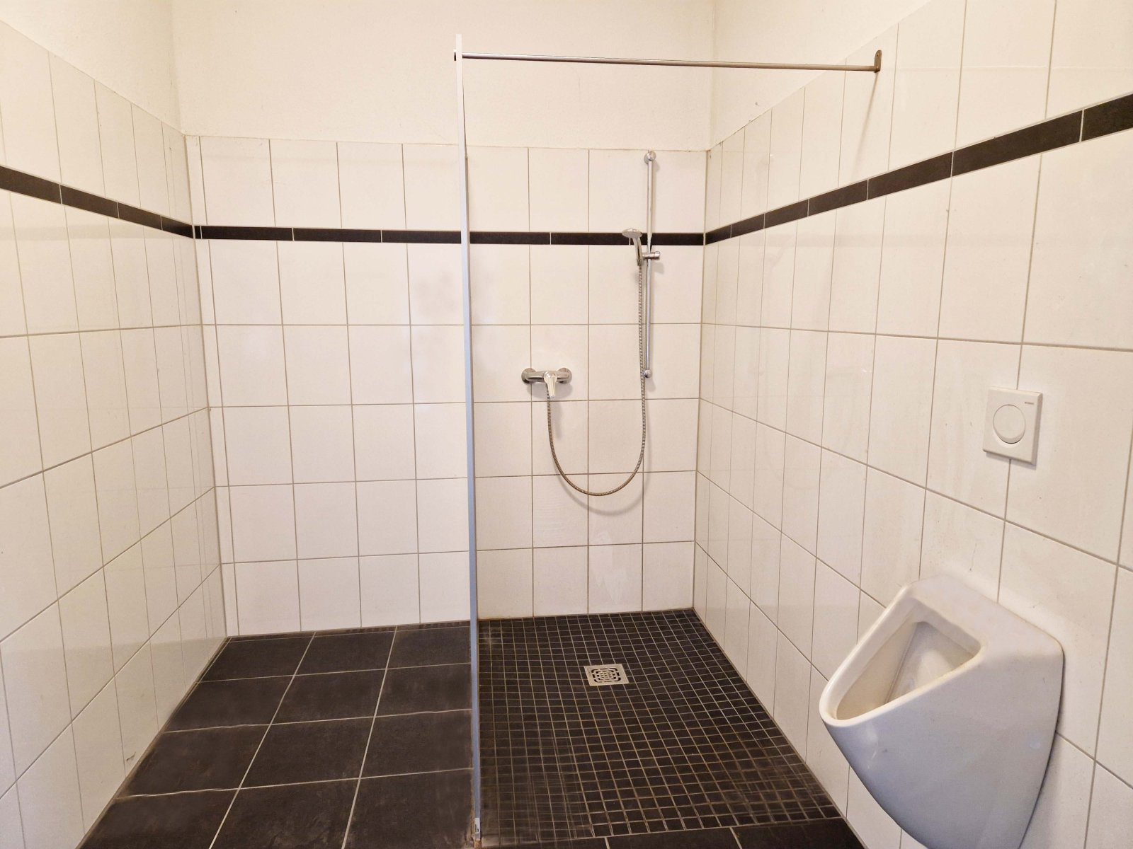 **vermietet** Gewerbefläche mit vielfältigen Nutzungsmöglichkeiten