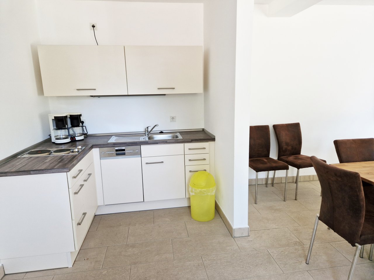 **vermietet** Barrierefreie 2-Zimmer Single-Wohnung mit großem Balkon, Fahrstuhl, Einbauküche und Stellplatz