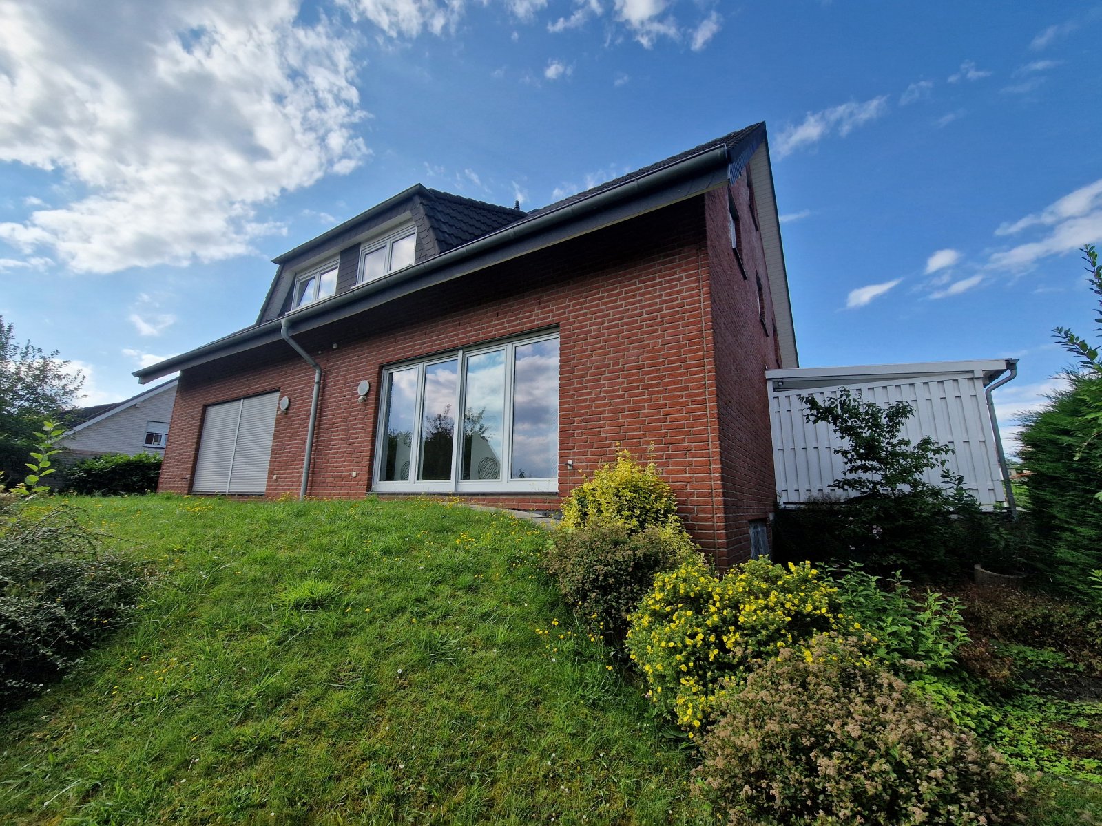 ***vermietet***Gemütliche DHH in Bünde, viel Platz vom Keller bis zum Spitzboden