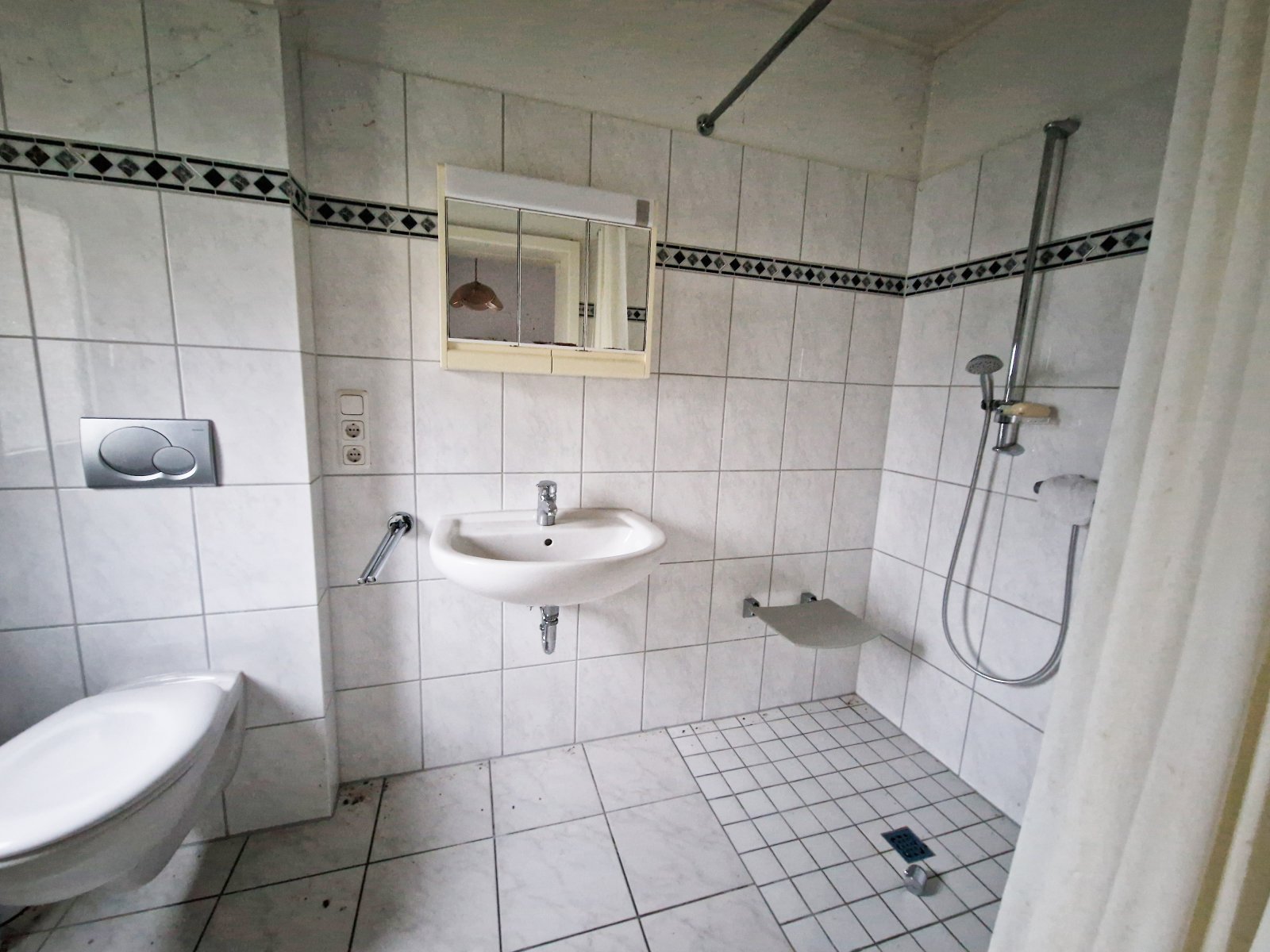 ***verkauft*** Sanierung oder Abriss + Option 2. Bauplatz