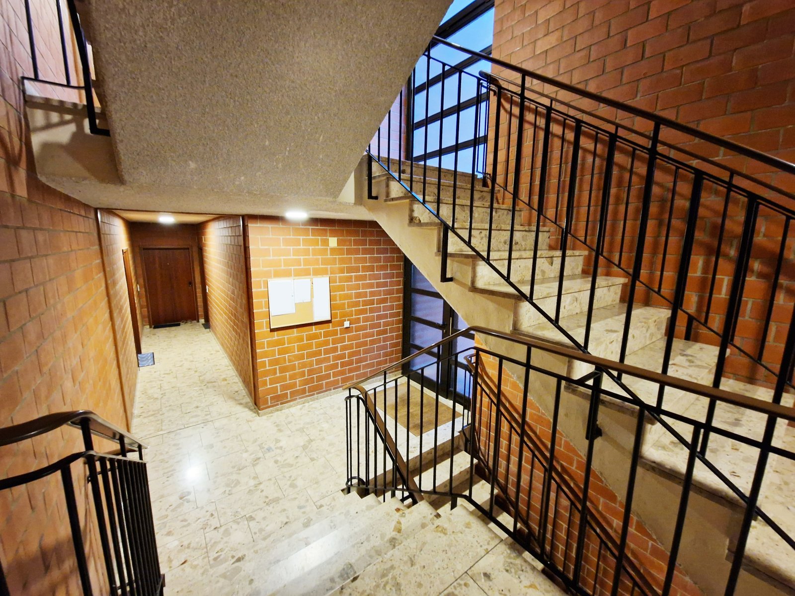 ETW in top Lage mit großem Balkon und Einbauküche