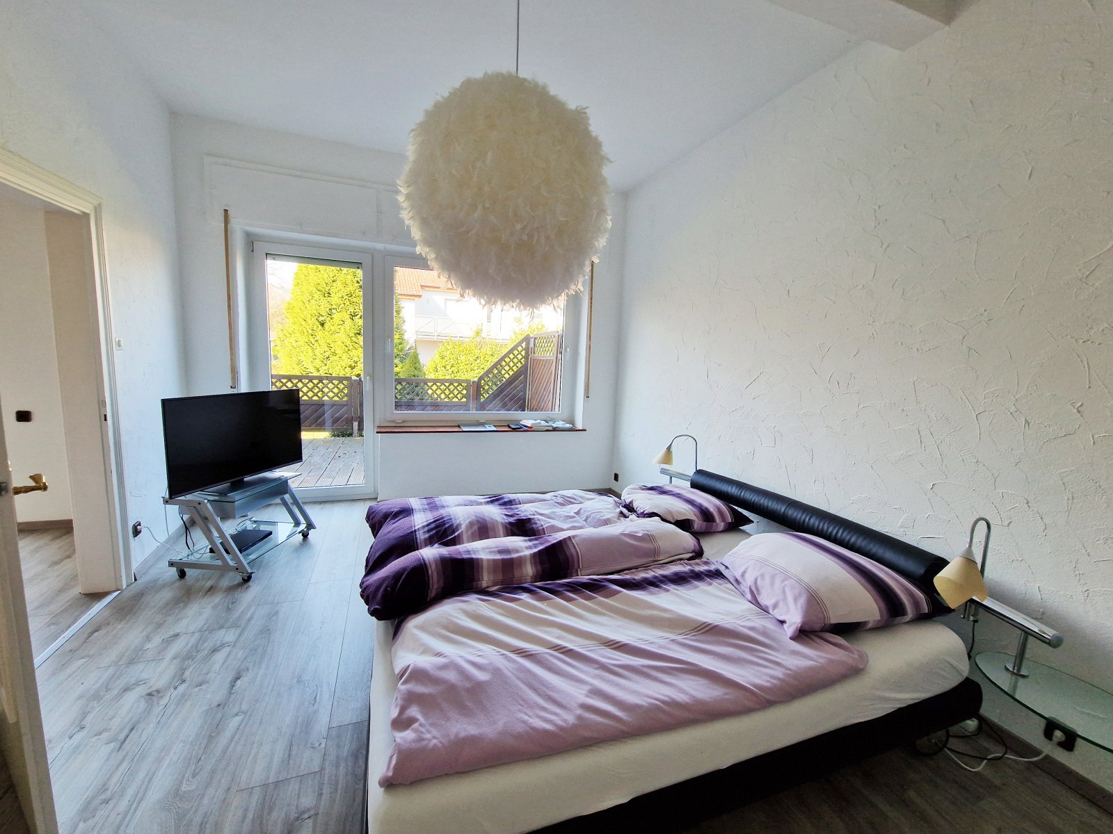 Erdgeschosswohnung mit Terrasse, Einbauküche, Carport-Stellplatz und optionaler Gartennutzung