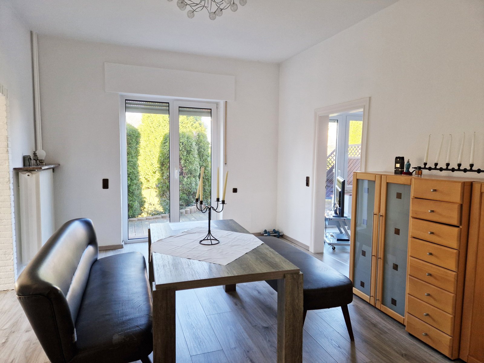 Erdgeschosswohnung mit Terrasse, Einbauküche, Carport-Stellplatz und optionaler Gartennutzung