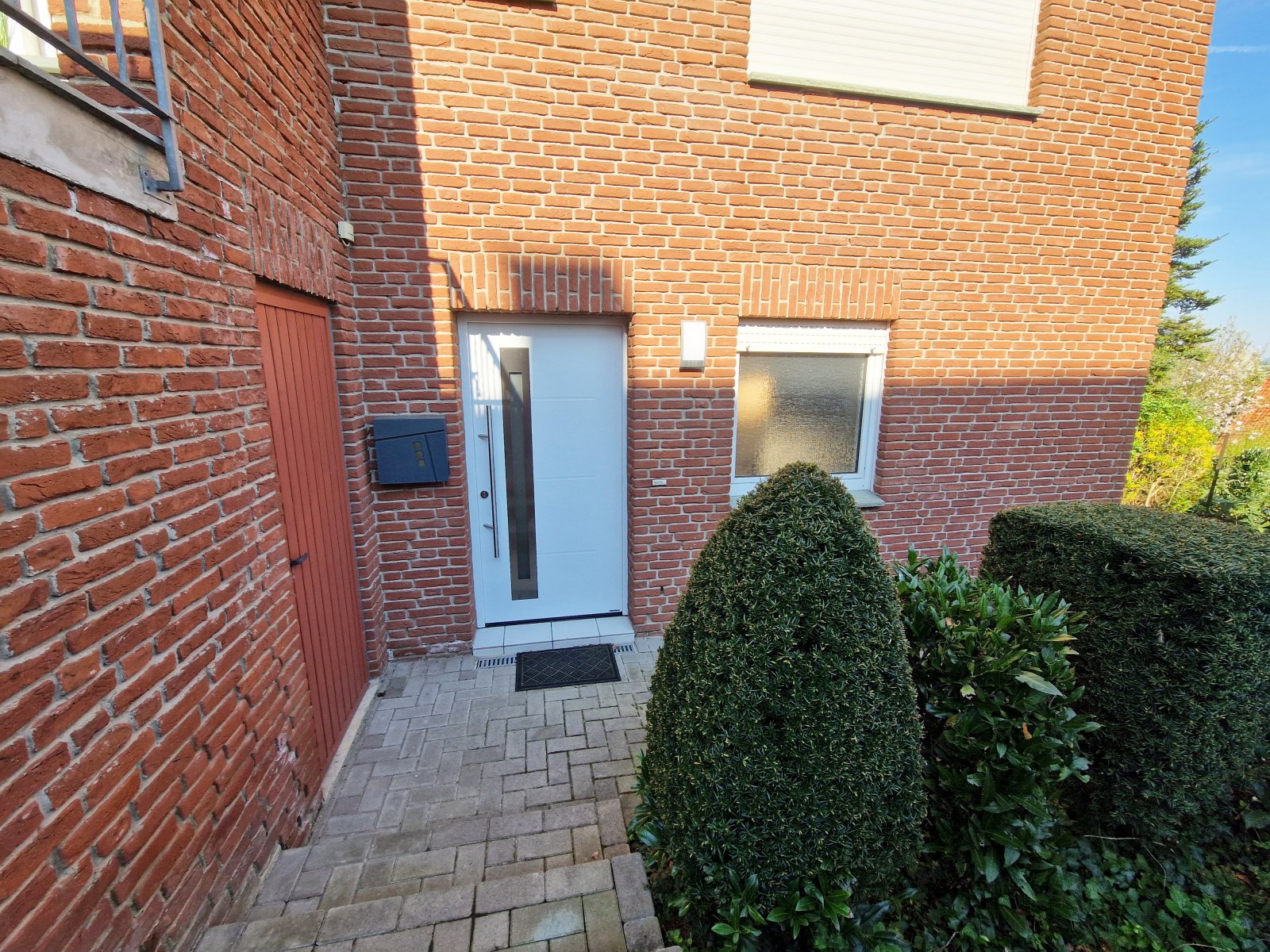 Souterrain-Singlewohnung mit Terrasse und Einbauküche in wunderschöner Lage