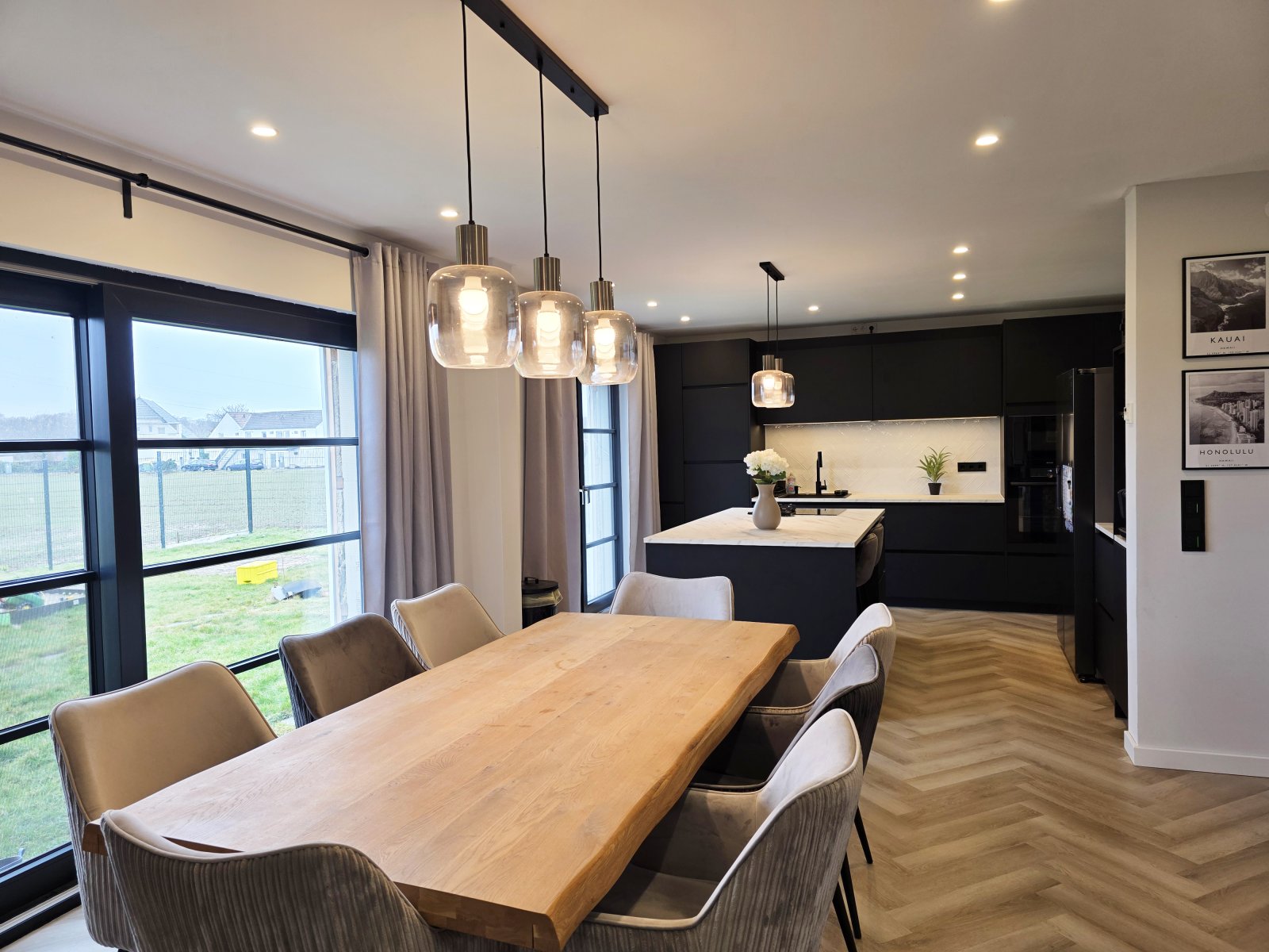 Moderner Minimalismus trifft zeitlosen Altbaucharakter mit Ausbaupotenzial 