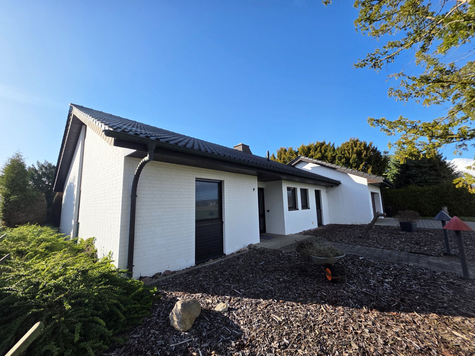 Komfortabler Bungalow auf großzügigem Grundstück im Herzen von Mennighüffen