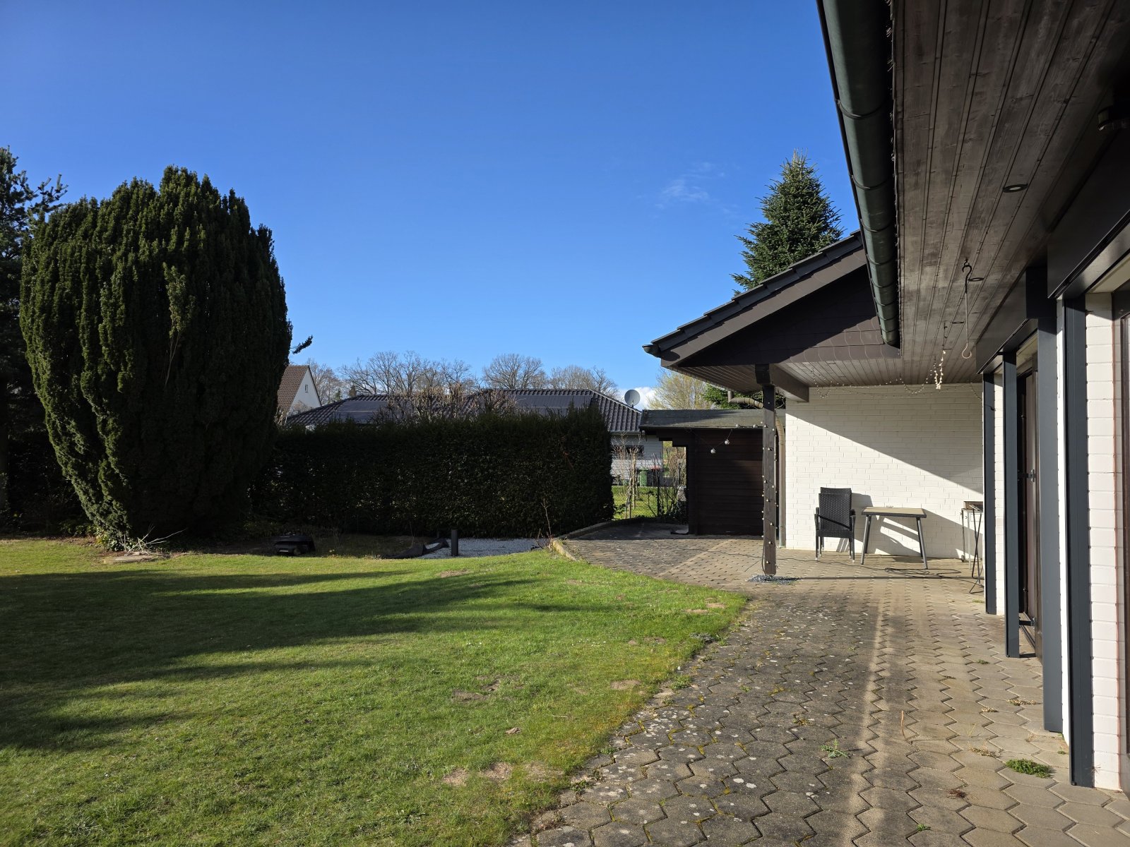 Komfortabler Bungalow auf großzügigem Grundstück im Herzen von Mennighüffen