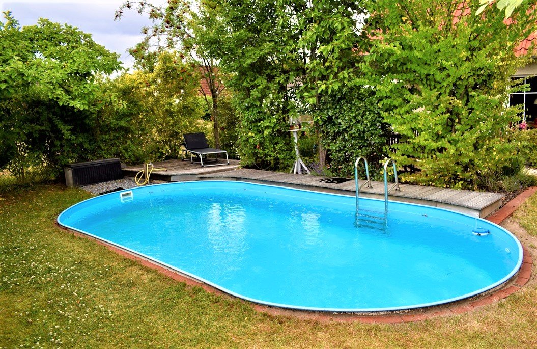 Pool (2) Pool (2)