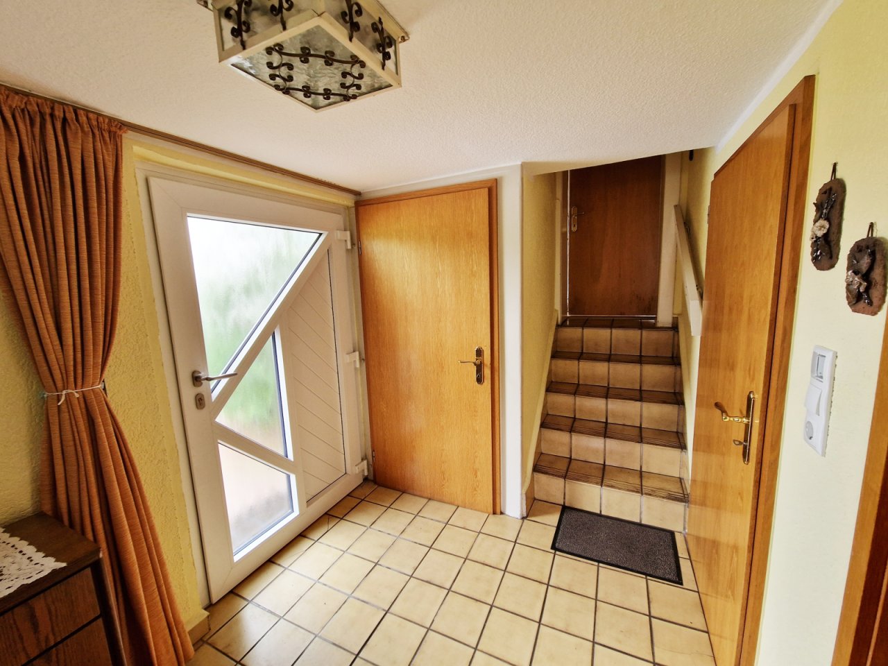 Eingangsbereich Wohnung 1 Haupthaus Eingangsbereich Wohnung 1 Haupthaus