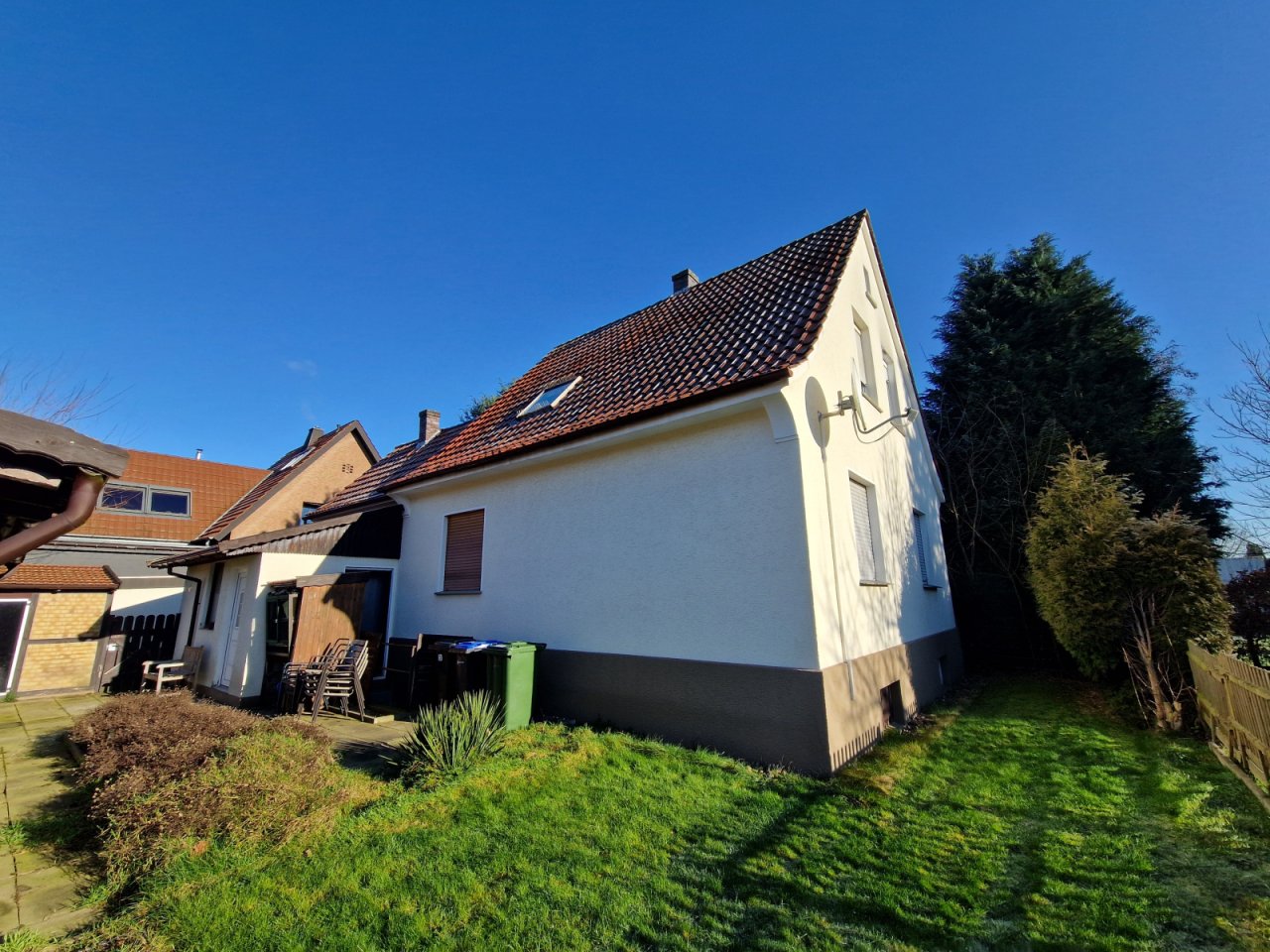Seitenansicht Haupthaus Seitenansicht Haupthaus
