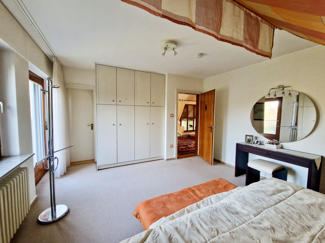 Schlafzimmer (Zugang Bad) Schlafzimmer (Zugang Bad)