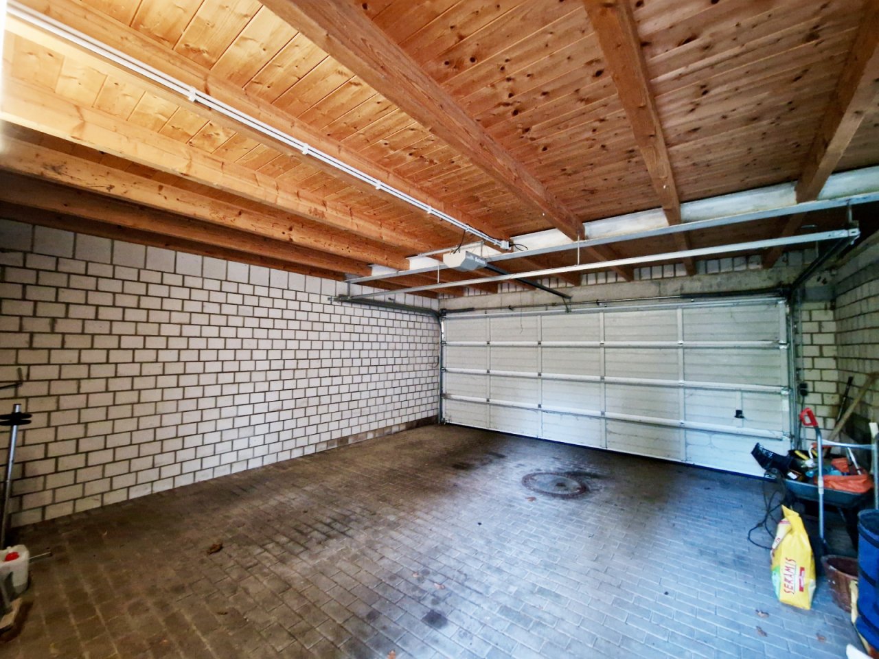 Doppelgarage Innenansicht Doppelgarage Innenansicht