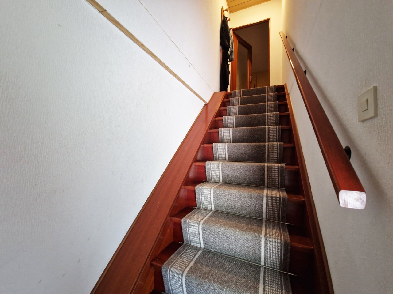 Treppe zum Dachgeschoss