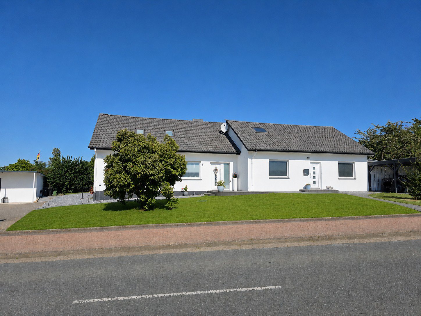 Straßenansicht